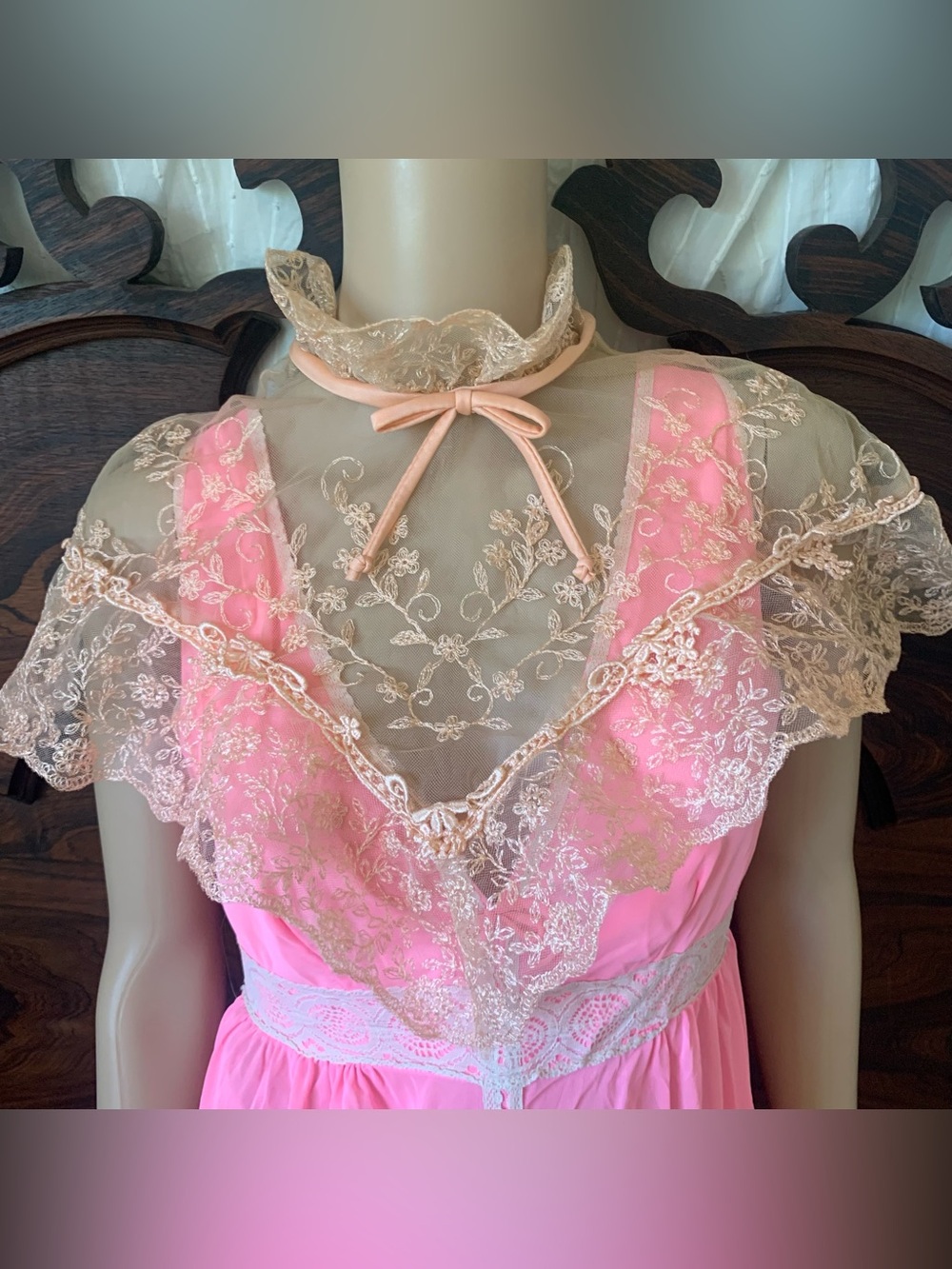 Vintage 70s 80s homemade pink lace stole capelet w/ mock collar & bow details